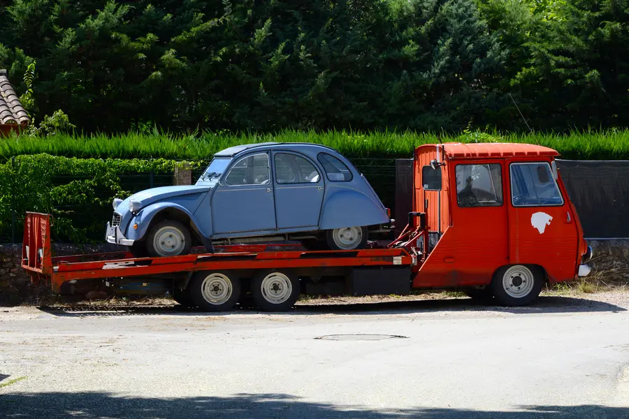 Common Scenarios Requiring Emergency Towing Assistance in Baltimore MD