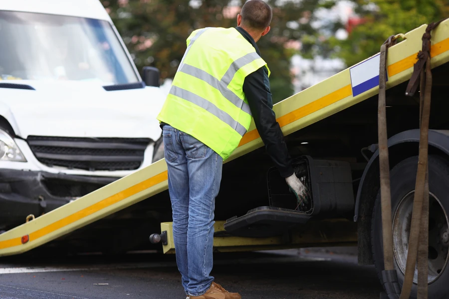 Understanding The Role Of Emergency Towing Services in Baltimore MD